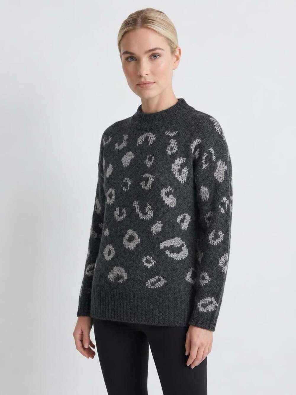 Universal Thread Leopard Print Mock Neck Sweater Size S Gray